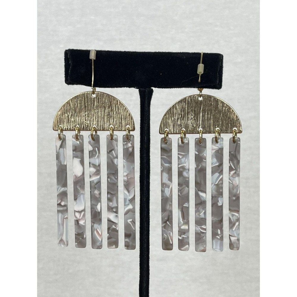 Geometric Gold/Shell Dangle Earrings - Picture 2 of 3